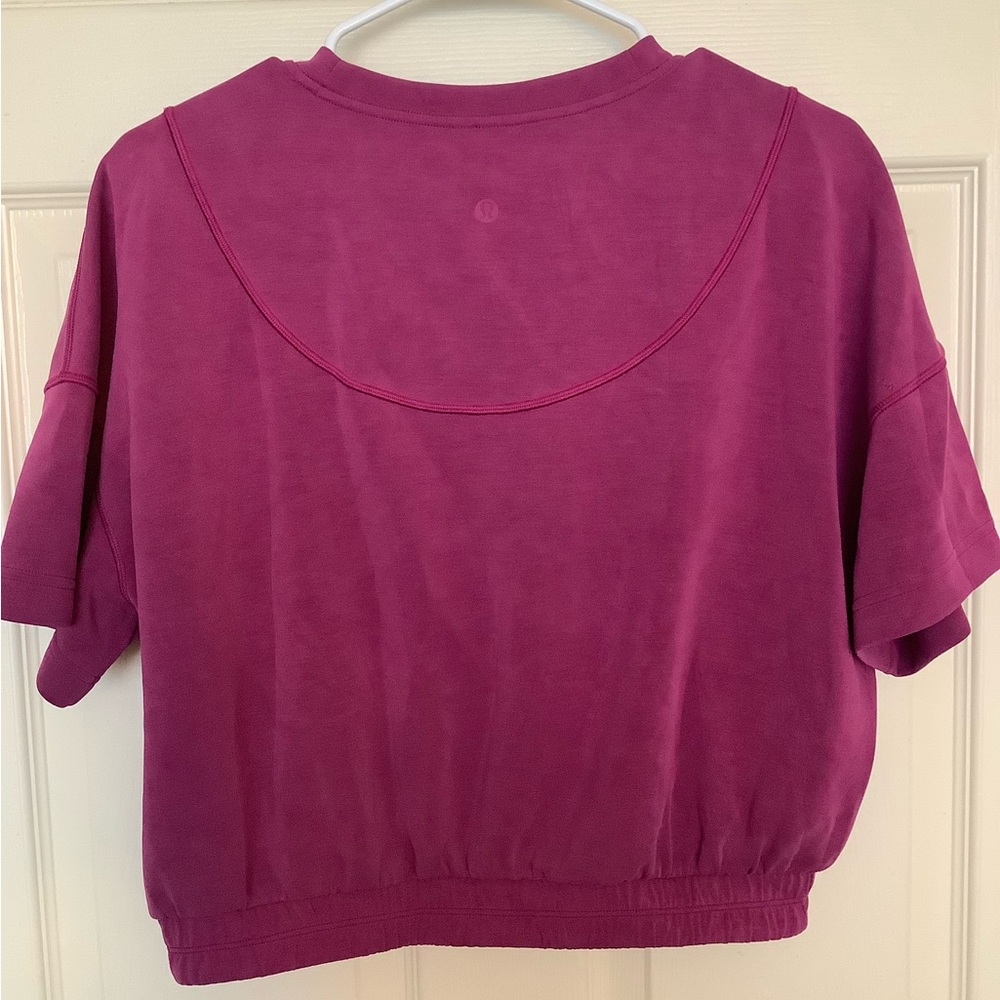 Lululemon Softstreme Gathered T-Shirt
Magenta Purple Size 10 - Picture 4 of 8